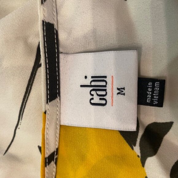 NWOT CAbi Bird Floral Flutter Sleeves  Blouse - Picture 4 of 5